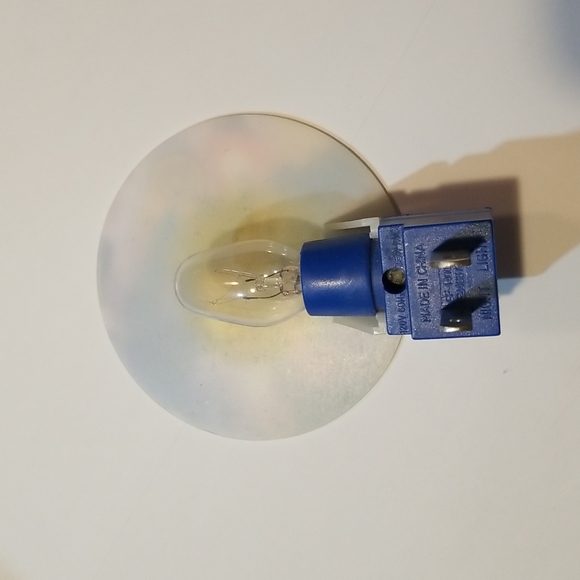 Cars children's night light with on/off switch and working bulb included - Picture 3 of 3